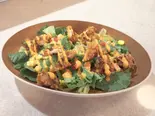 ハングリィスパイシーチキンサラダ HANGRY SPICY CHICKEN SALAD（ハングリィジョーズTOKYO(池袋)）