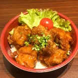 おすすめ 唐揚げ丼（キッチン まごころ(副菜が変更する場合があり)）