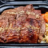 焼肉弁当（炭火焼肉 牛灯）