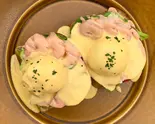 シュリンプアボカドエッグスベネディクト Shrimp Avocado Eggs Benedict（BONDICAFE NAKAMEGURO(ボンダイカフェ ナカメグロ)）