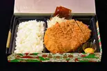 ワイルドメンチかつ弁当（いきなり！かつ丼 笹塚店）