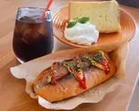 プレーンホットドッグ【シフォン・ドリンクセット】（パーラーマンドリル）