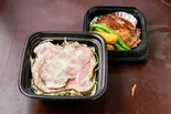 手ごねハンバーグ＆ローストポーク丼（丼ぶり太閤）