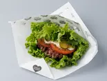 野菜で包んだバーガー（SHOGUN BURGER TOKYU KABUKICHO TOWER）