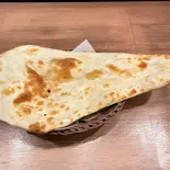ギープレーンナン(Ghee Plain Nan)（INDIAN HALAL RESTAURANT NEW MAHARAJA）
