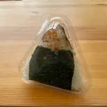 おかか (静岡県産 手火山式かつおぶし使用) bointo flakes mixed with soy sauce（【手作りおにぎり専門店】おともさん hand made onigiri）