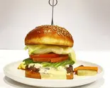 リッチアボカドタルタルバーガー（HAMBURGER SHOP プラージュ）