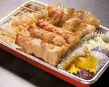 焼き鳥弁当(塩・タレ)鶏2本 つくね2本（炭火焼き鳥 蝶々結び）