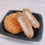 チーズinメンチカツ（Raku Deli kitchen）