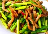 ニンニクの芽炒め(豚)（中国料理 小虎）