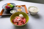 【弁当】人気NO.3!ローストビーフ120g弁当 (サラダと小鉢付)(RESTAURANT MAMA.)