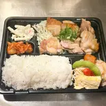 手作り鶏の塩焼き弁当（ダイニングバー ひびき家）
