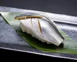 江戸前小肌酢〆 Gizzard Shad marinated in vinegar(東京寿司 ITAMAE SUSHI 愛宕店 Tokyo Sushi Itamae Sushi Atago)