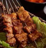 豚三段バラ焼き(2本セット)（串門‐創作中国料理）
