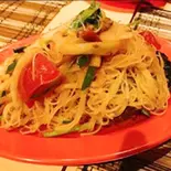 新竹ビーフンのヤムウンセン風サラダ rice vermicelli salad Thai style（マレーシア屋台料理 ちりばり 五反田本店）