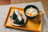 おむすび2個とスープの定食（おむすび cafe ＆ dining micro-cafe）