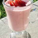いちごラッシー(Stoberry lassi)（インディアン アンド バー エベレスト Indian ＆ Bar EVEREST）