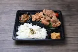出し香る唐揚げ弁当(結びダイニング和LOHA)
