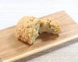 豚肉ととろけるチーズカレーコロッケ（楽万コロッケ 麻布十番本店）