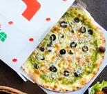 しらすと桜えびのバジルピザ（WINE＆PIZZA HACHI）