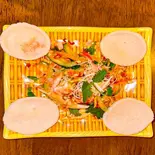 nộm miến  sản chua cay 海鮮の春雨サラダ（ベトナム料理カキフォートルクアン）