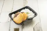 【ダブルハンバーグ】濃厚チェダーチーズとシャリアピンソースのこだわりハンバーグ弁当（特製ソースが自慢！大判ハンバーグ弁当ロータス）