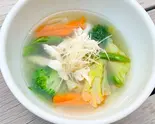野菜と鶏ササミのジンジャースープレギュラーサイズ Vegetable ＆ chicken Tender Ginger soup Regular size（BONDICAFE NAKAMEGURO(ボンダイカフェ ナカメグロ)）