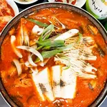 豚カルビキムチ鍋(돼지갈비김치전골)2~3人分（焼肉ソウル）