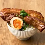 !特特盛300g!半熟煮卵豚角煮丼 Extra Seasoned Egg Kakuni Rice Bowl(トロじゅわ煮込食堂 豚角丸 南堀江)