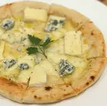 クアトロフォルマッジ（湊川イタリアン ソラレ）