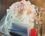 かつお節たっぷりさらし玉ねぎ Sliced onion salad with bonito flakes（白金とんかつ王龍）