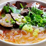 鴨血粉丝汤(香港餃子酒場 下北沢店)