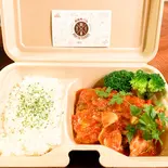 ホロホロ！！若鶏のトマト煮込み弁当（西麻布バル ブラットテラス (Bratto Terrace)）