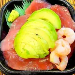 まぐろアボカド丼(ドン丼丸)