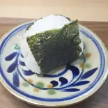 大きいおにぎり梅干し（デリ＆カフェ桃の実）