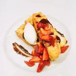 フォカッチャフレンチトースト＆イチゴ生クリームチョコレート（モリコーネ）
