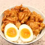 味玉唐揚げ丼（萬来軒）
