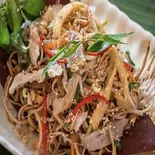 GỎI GÀ HOA CHUỐI - 鶏肉サラダ(SAM QUAN 亀有)