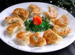 6個入り定番キャベツ焼き餃子(定番猪肉圆白菜煎饺)（千葉餃子 船橋店）