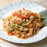 シーフードのきし麺辛口炒め（バンコクオリエンタルタイレストラン）