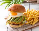 アボカドチーズバーガー（モアナキッチンカフェ 有楽町イトシア店）