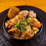 豚キムチ丼(唐揚げ2個、メンチカツ)（満腹食堂 新栄店）