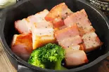 厚切りベーコンステーキ（牡蠣＆海老バル EAST BLUE 西池袋店）