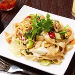 太麺と野菜のパットシーユー Phad See we(アジアンダイニング&バー・SITA)
