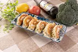 焼き餃子(6コ) 当店おすすめ! 6 Pan Fried Gyoza Dumplings (The Store's Recommendation)(手作り餃子 西遊記 マーラータン)