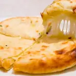 カシミリチーズナン/ Kashmiri Cheese Naan(インドネパールレストランアムル)