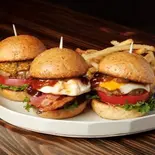 2 Burgers + Fries 2種バーガー+ポテト（CHAPTER TABLE【本格ミニバーガー専門店】）