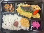 塩サーモン弁当（おかん家）