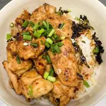 焼き鶏丼(屯舍 麻辣湯)