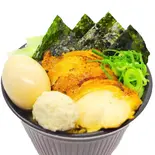特製鶏めし〈特製塩だれ〉チキンスープ付（鶏そば かぐら屋 西新宿店）